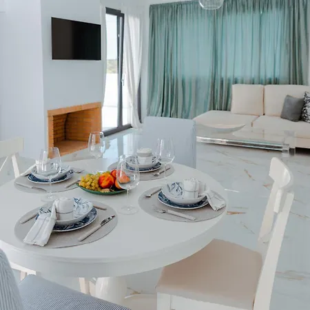 Βίλα Selena One Luxury With Private Swimming Pool Χερσόνησος